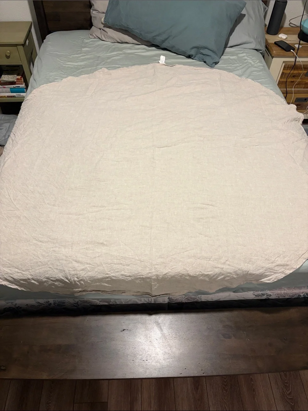Pottery Barn 70” Belgian Round Linen Table Cloth